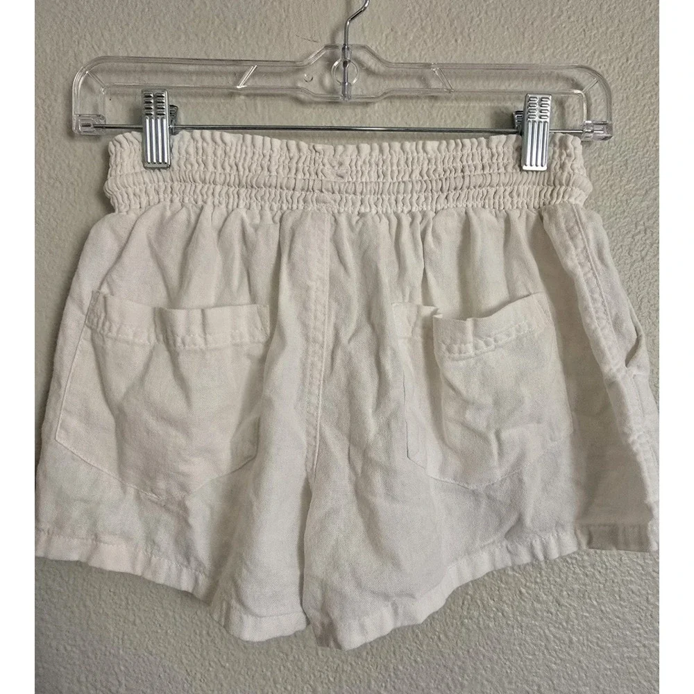 Love Tree White Linen Blend Shorts Smocked Waist Drawstring Casual S‎